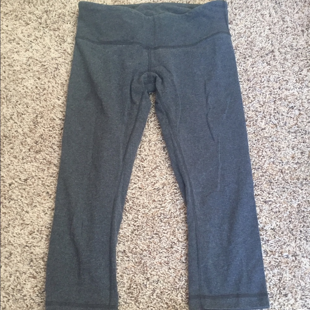 Lululemon dark gray crop leggings